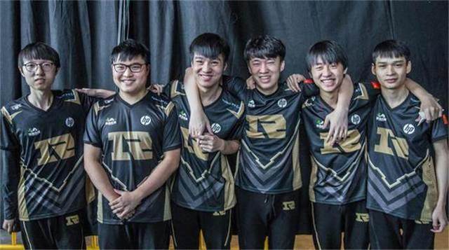 当前形势的 当前形势的